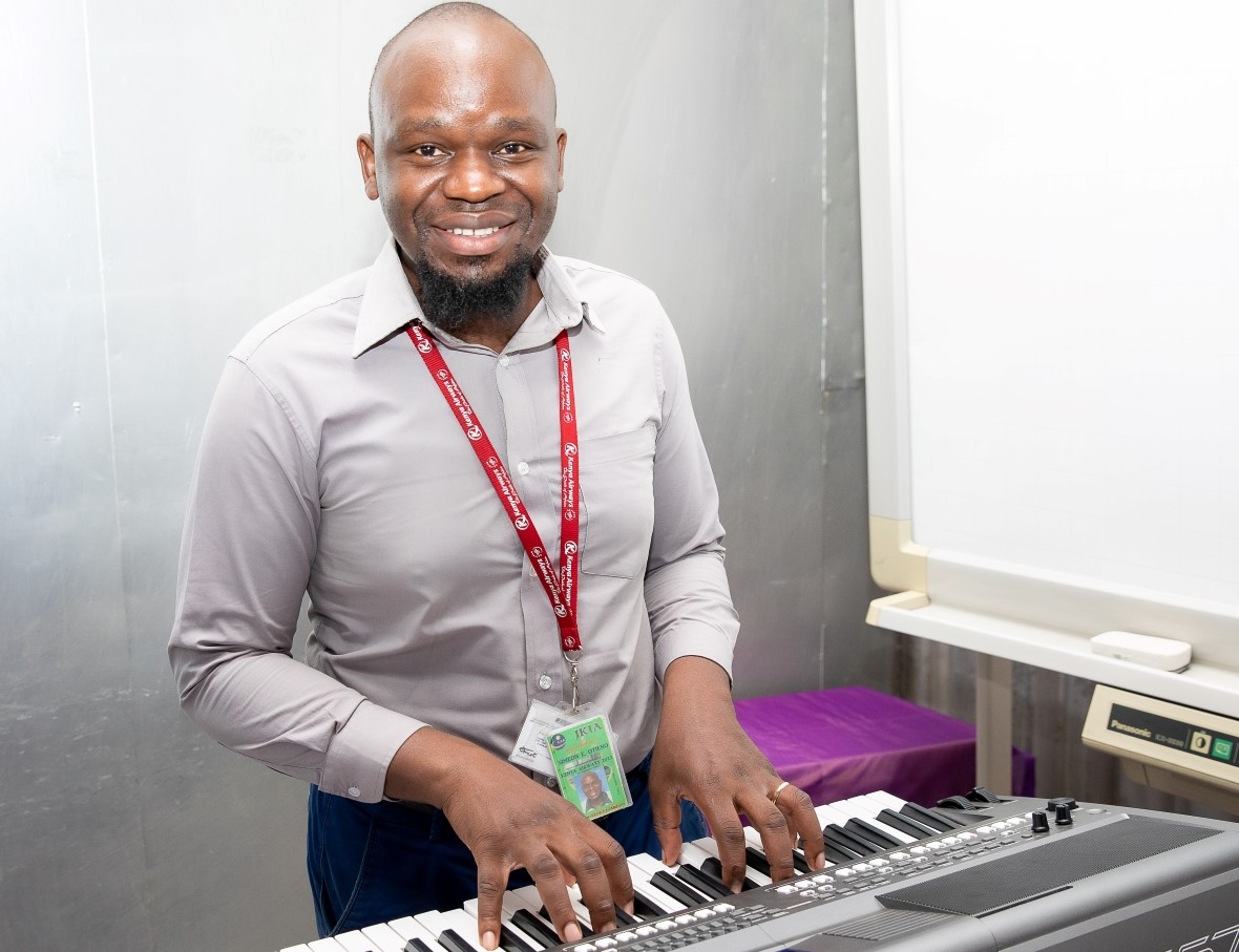 Pianist and Key Board Player | Simon Erick Otieno
